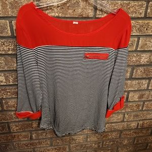 Bundle of 2 tops size large